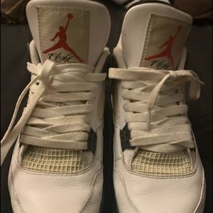 Used retro Jordan’s 4
